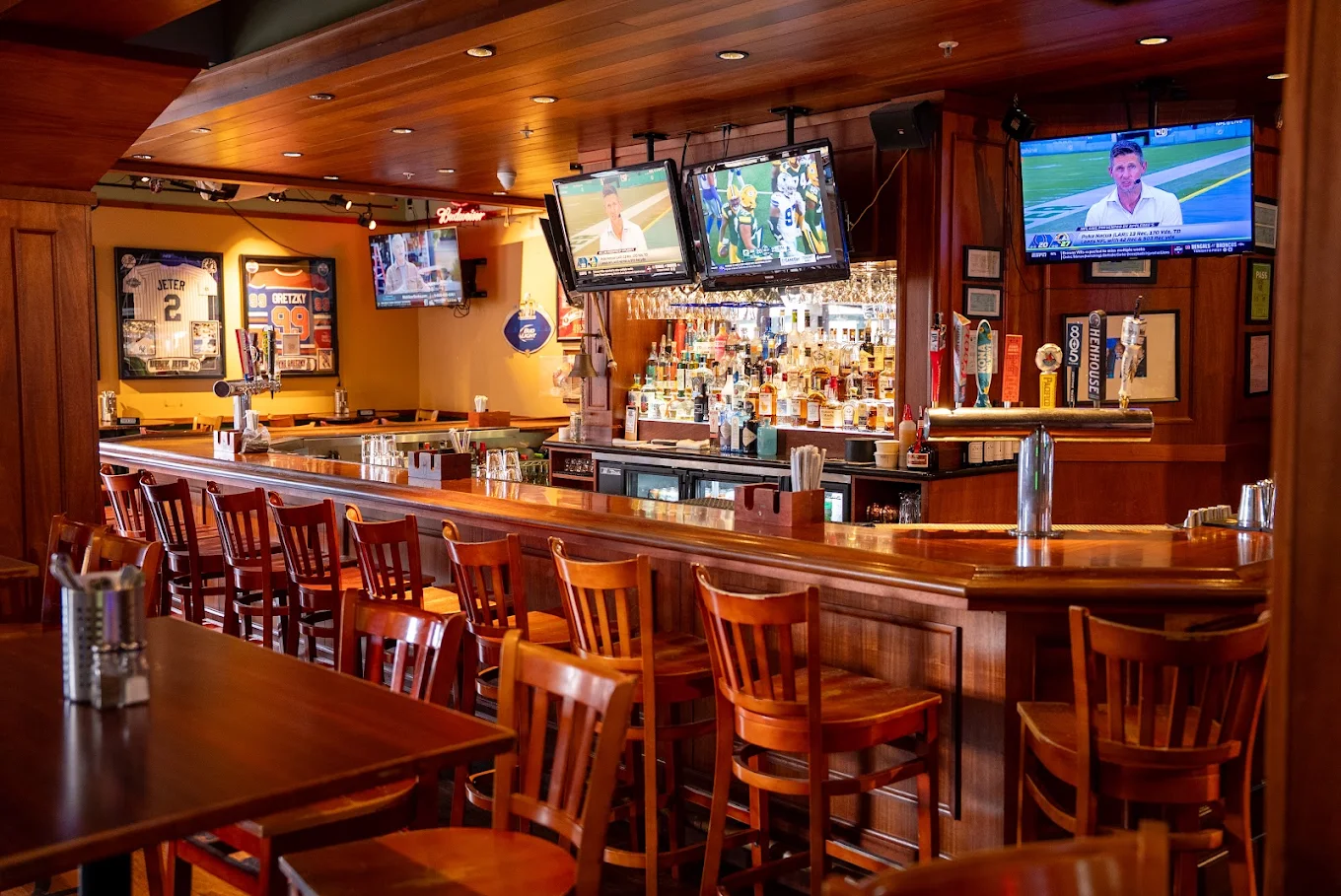 Players Sports Grill & Arcade