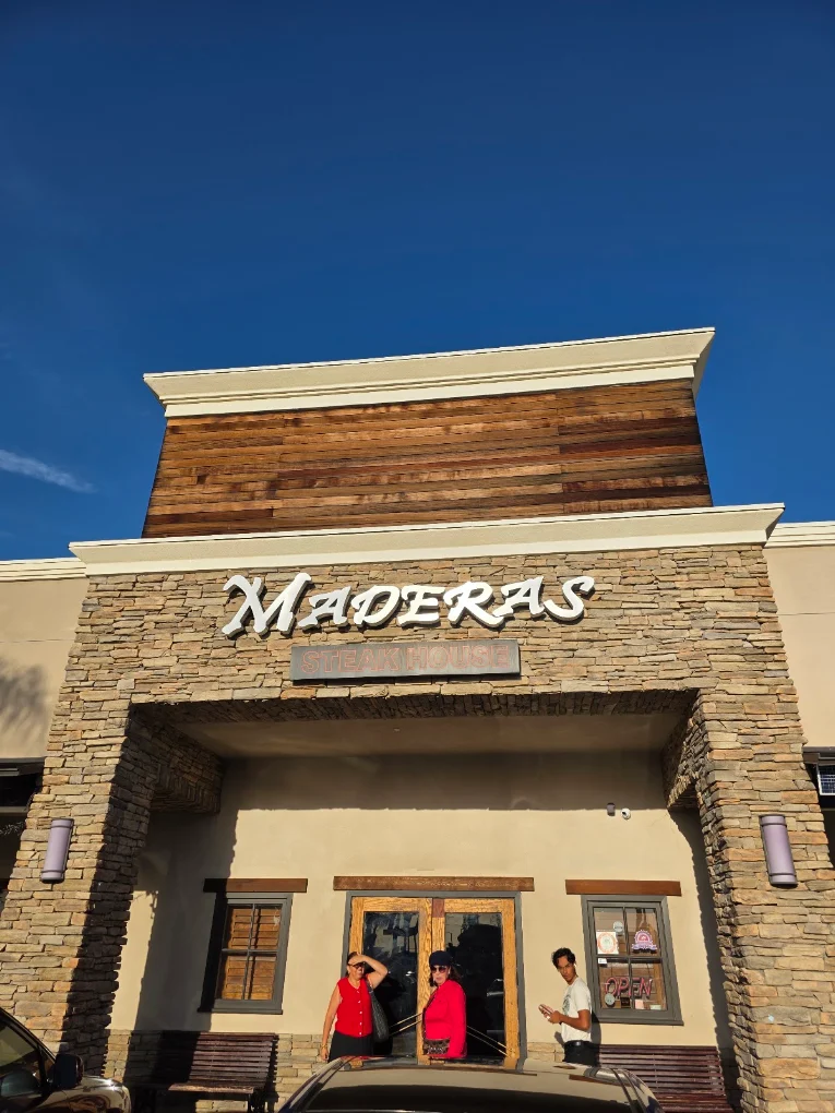 Maderas Steak & Ribs