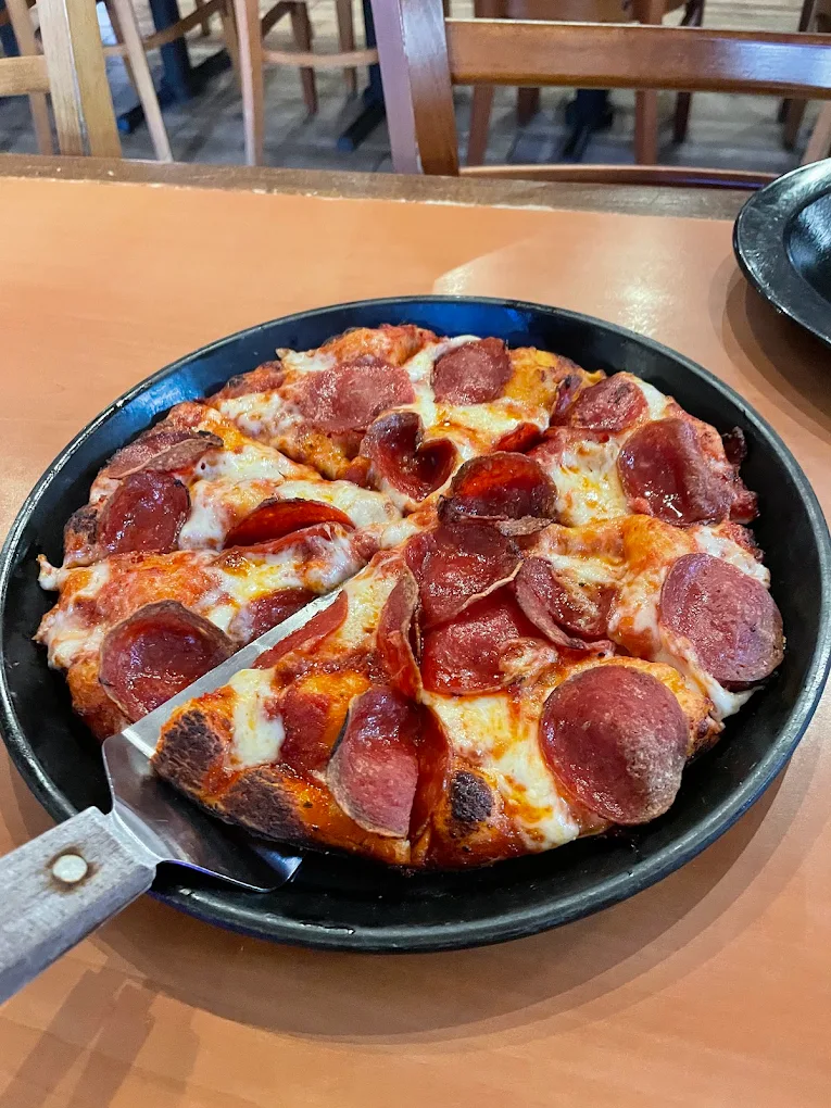 Shakey's Pizza Parlor
