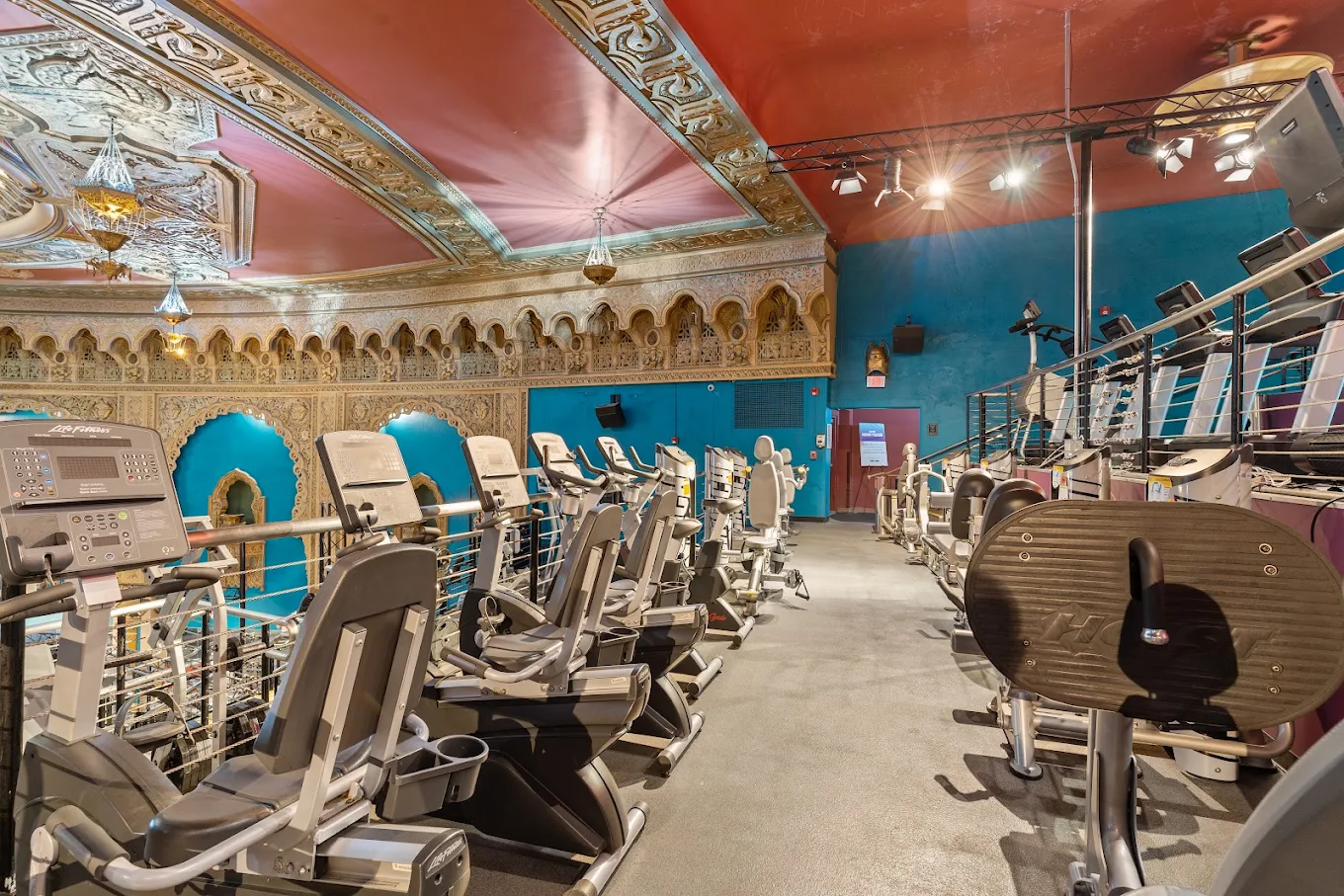 Crunch Fitness