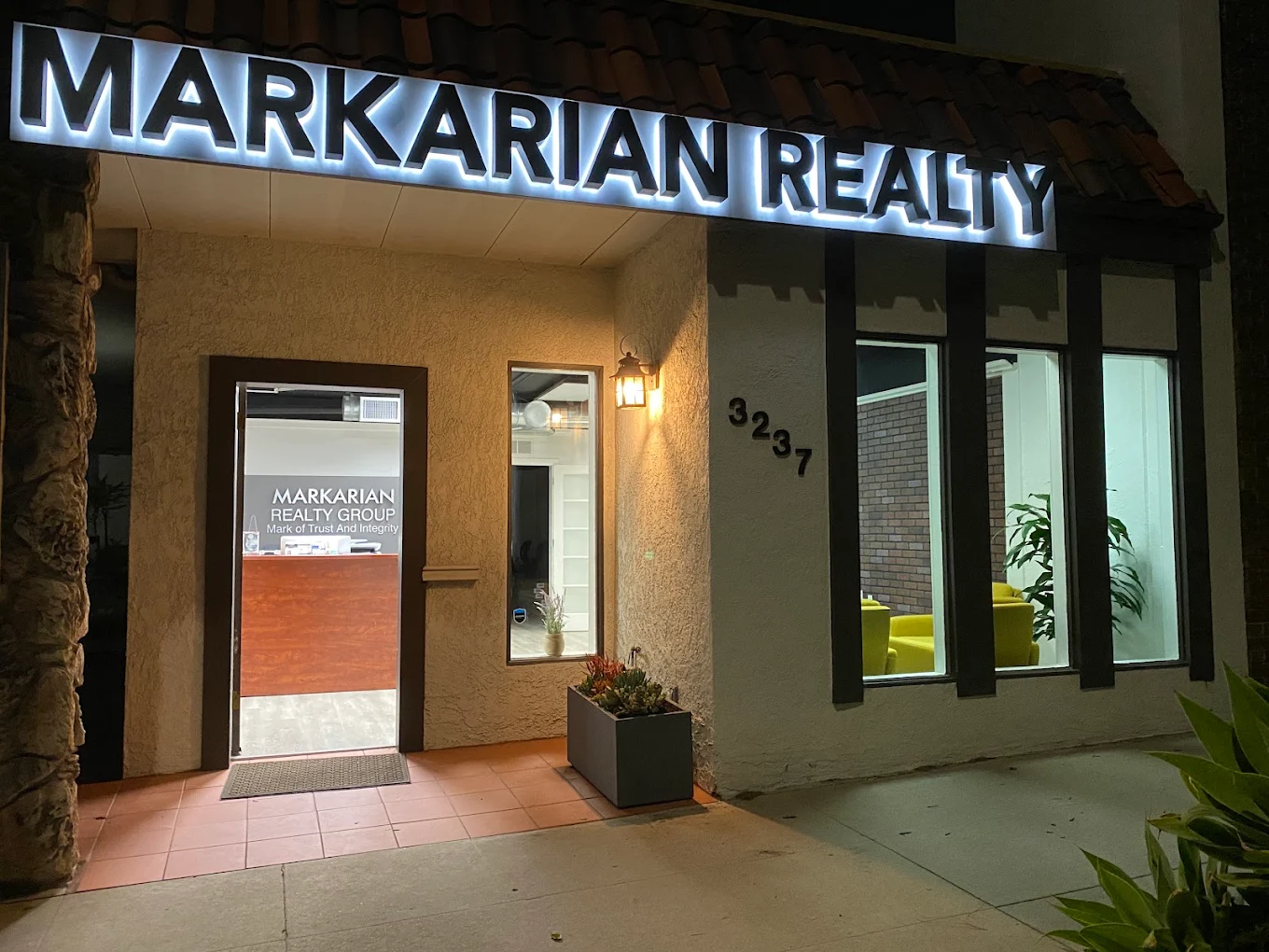 Markarian Realty : Vic Markarian