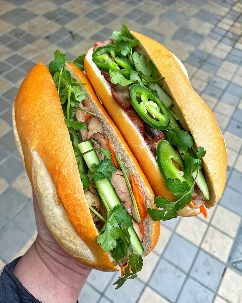 La Ca Bakery & Cafe