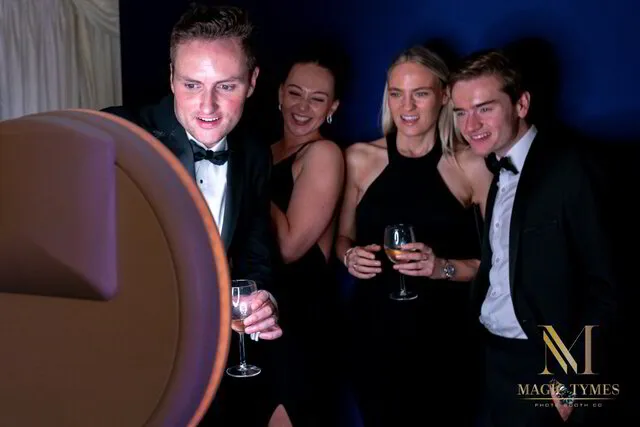 Magic Tymes Photo Booth Co.