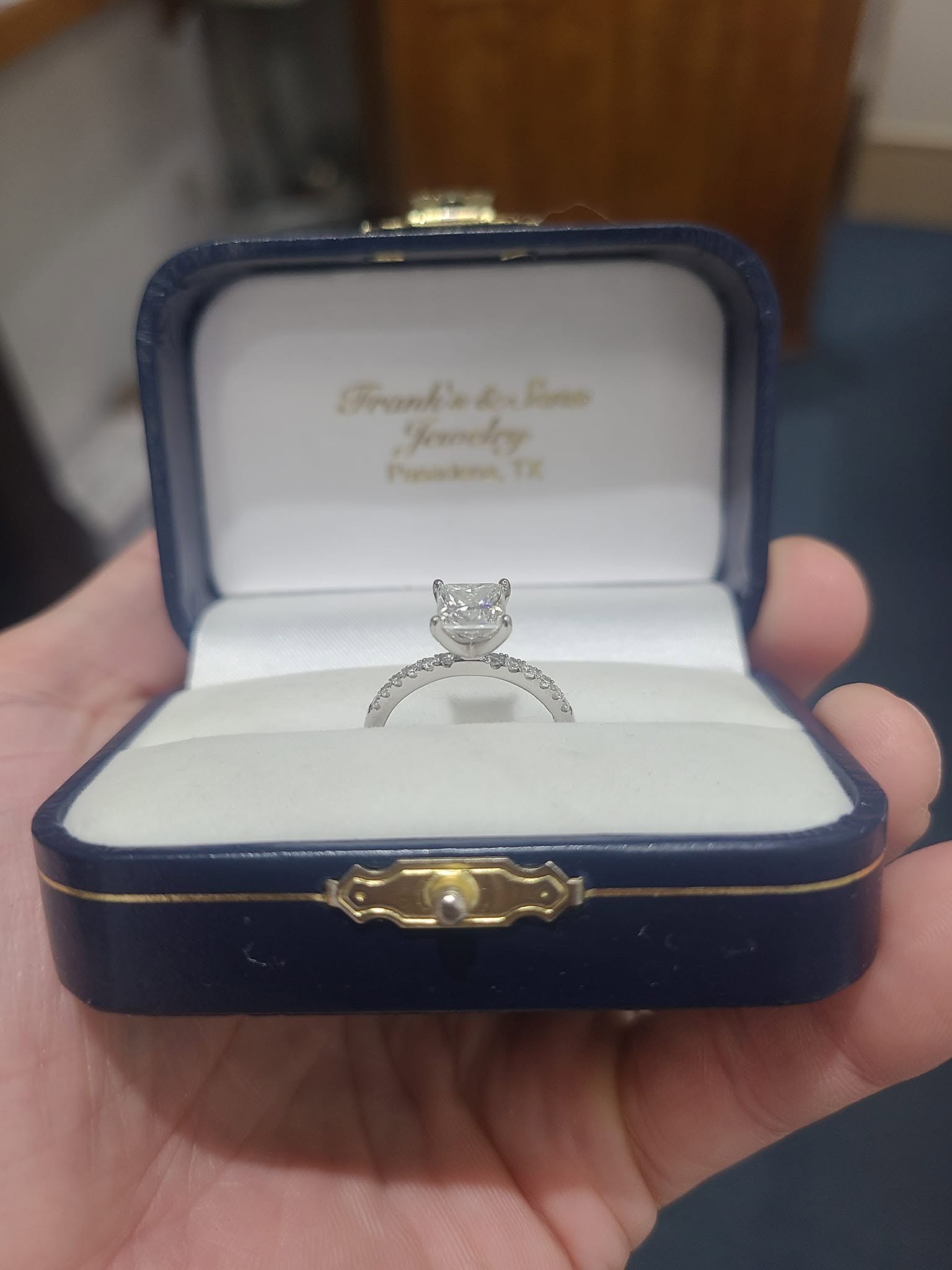Frank's & Sons Jewelry