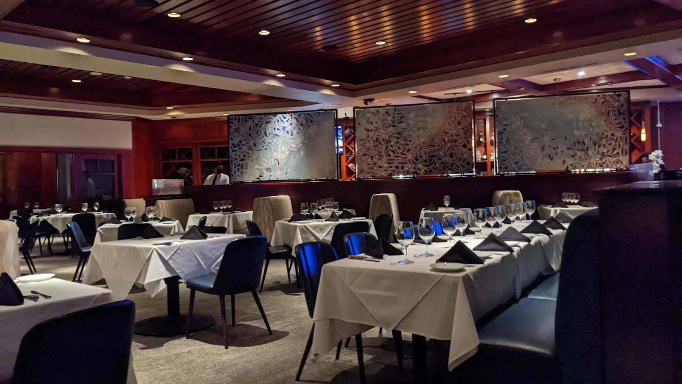 Fleming’s Prime Steakhouse & Wine Bar