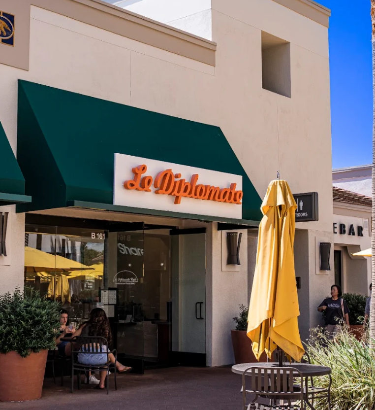 Le Diplomate Bakery Cafe