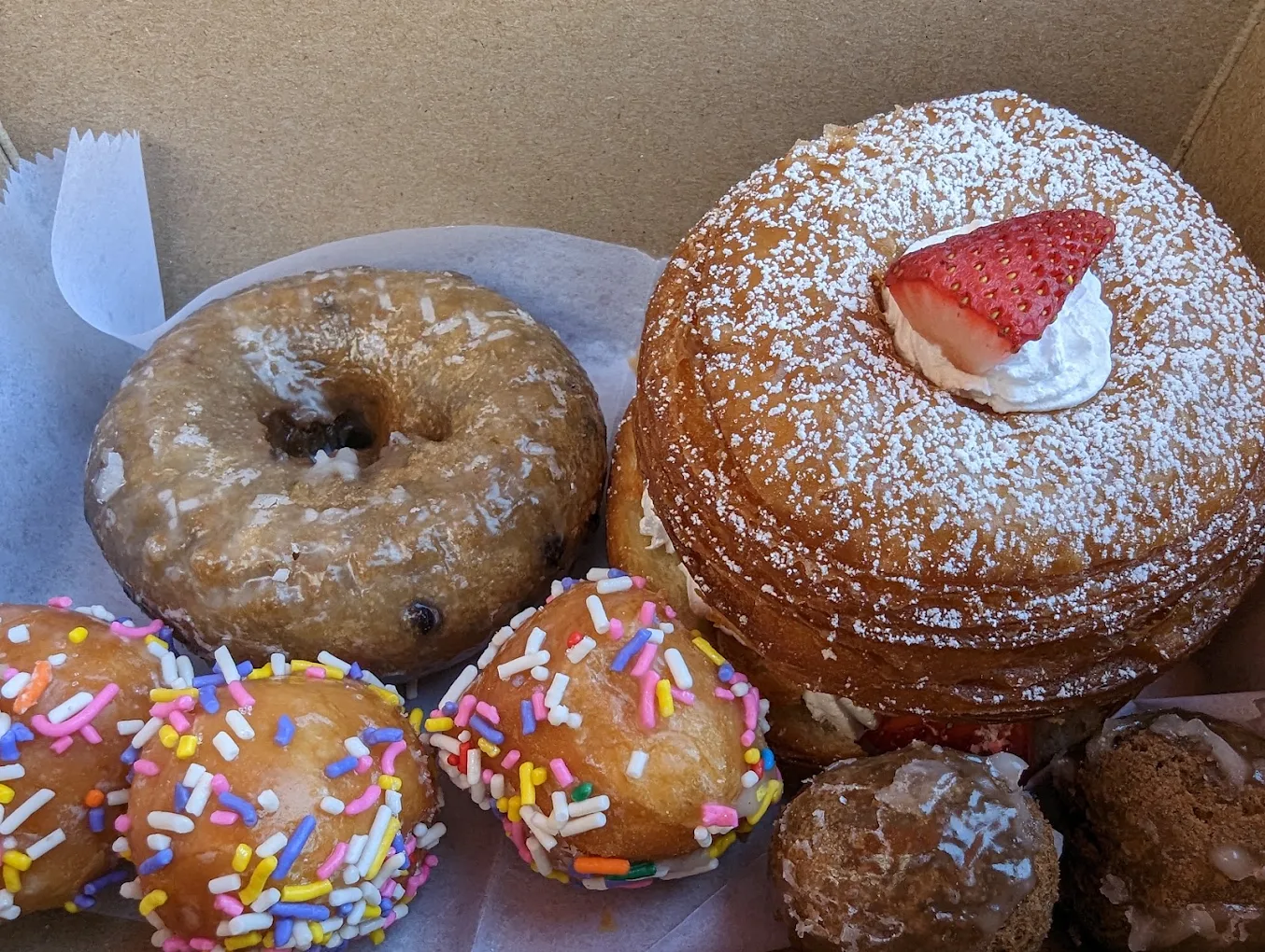 Mag's Donut & Bakery