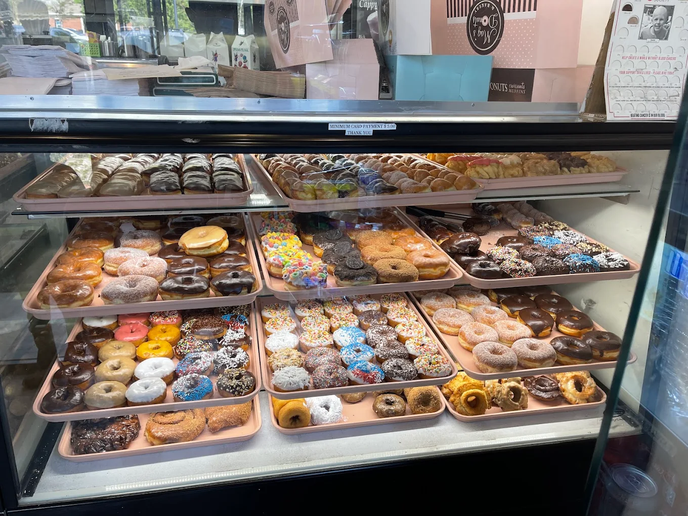 Mag's Donut & Bakery