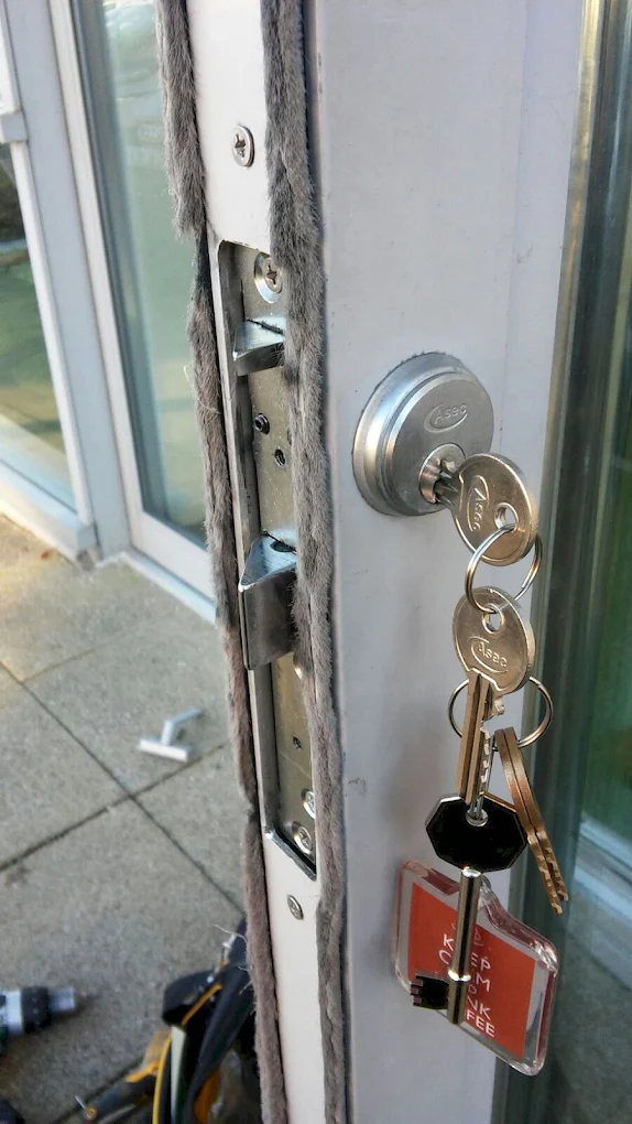 Elm Street Locksmith Services